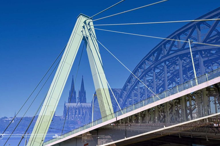 Dom mit Hohenzollernbrücke